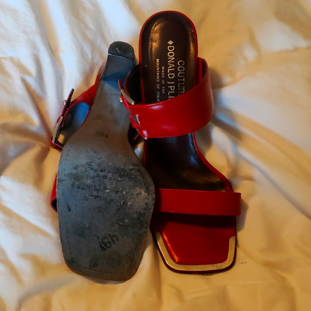 Donald Pliner- Domy Red Heels